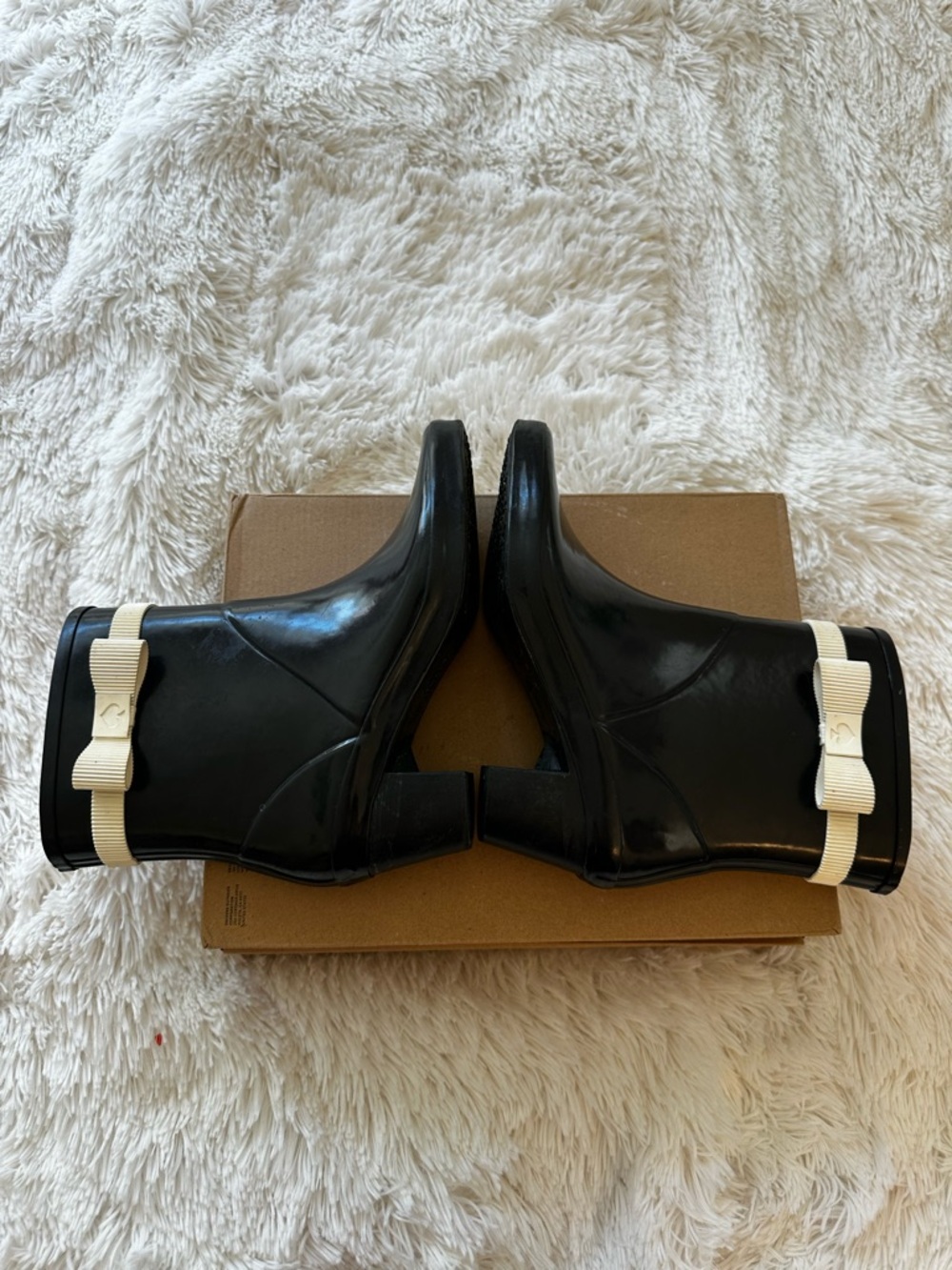 KATE SPADE Paloma Black Heeled Rain Boots Ivory Bow Rubber Ankle Booties Size 7 - Picture 5 of 10